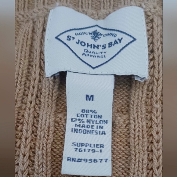 🎉🎉🎉Host pick🎉🎉 St. John's Bay V Neck Cable Knit Sweater EUC M Camel color. - Picture 6 of 8